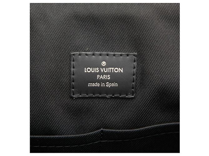 Borsa a tracolla Louis Vuitton Damier Graphite District MM Nero - vista 5