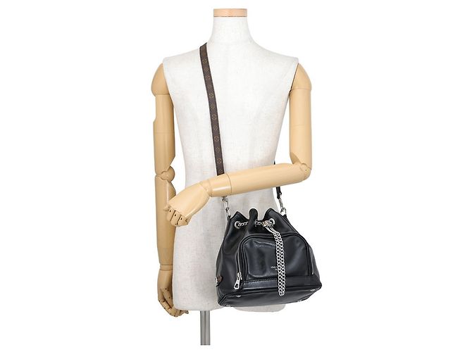 Bolso Louis Vuitton de lambskin negro - vista 5