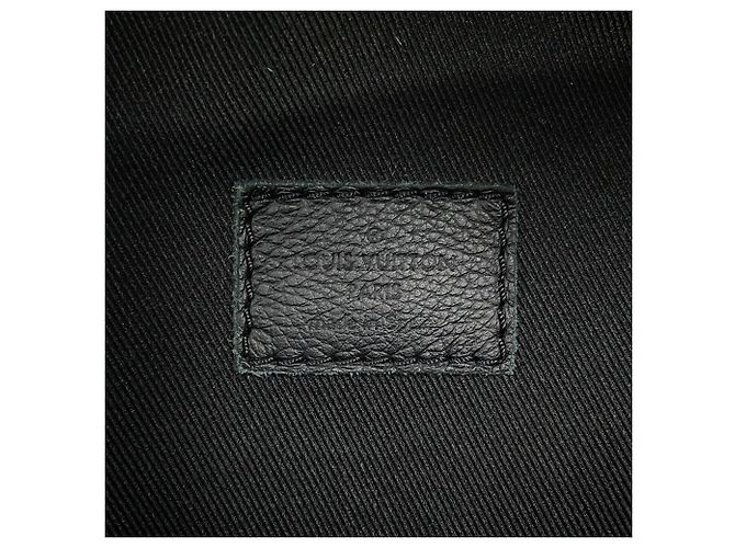 Sac Sling Louis Vuitton Monogram Shadow Noir - vue 16