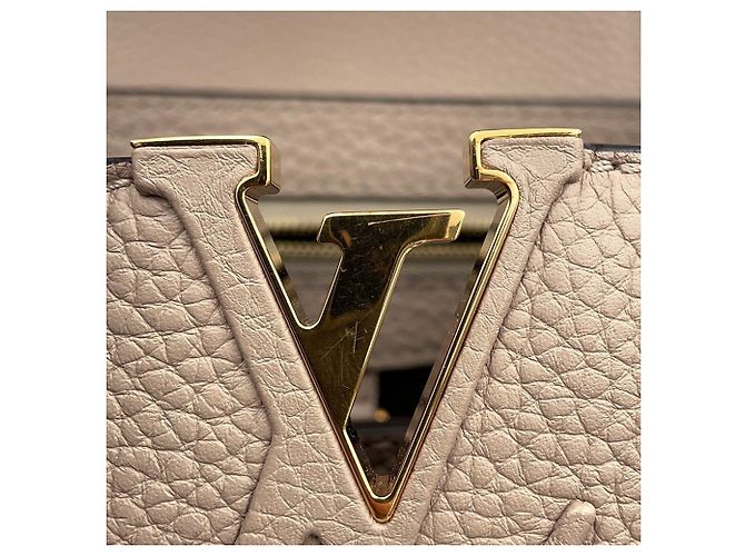 Borsa Louis Vuitton Capucines BB Beige - vista 11