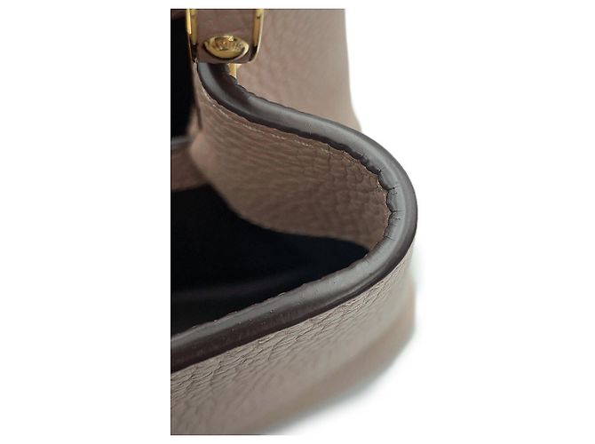 Borsa Louis Vuitton Capucines BB Beige - vista 13