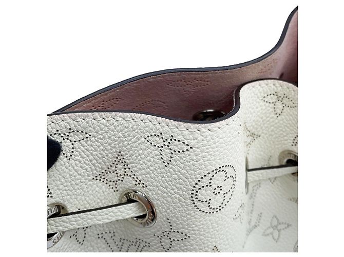 Louis Vuitton Monogram Mahina Bella Schultertasche Pink - Ansicht 10
