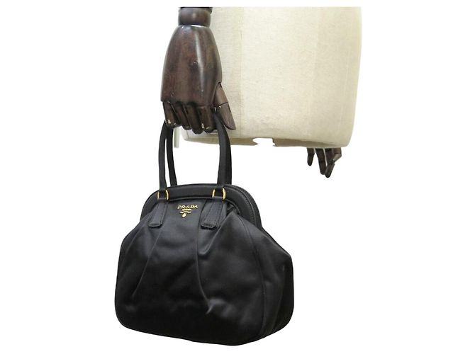 Tote BOLSA DE MÃO PRADA MINI DE SATIN PRETO PARA NOITE - vista 7