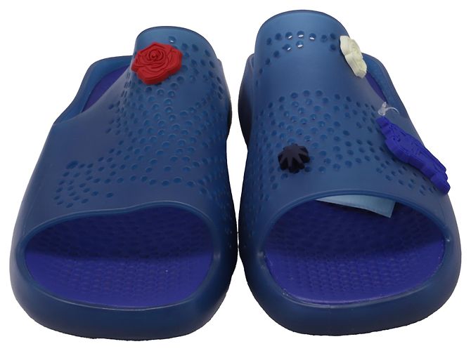 Sandali slide Burberry in gomma blu con ciondolo Stingray - vista 2