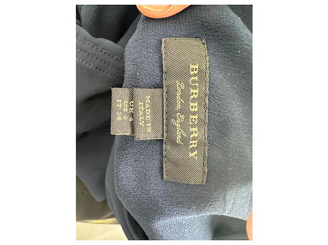 Abito midi a maniche lunghe con bottoni Burberry in seta blu navy - vista 18