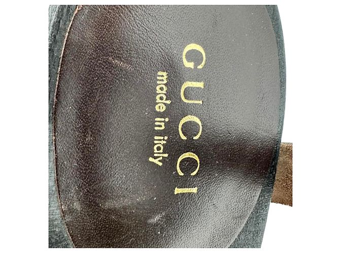 Sandali con tacco Gucci Kylie T-Strap in pelle marrone Rosso - vista 14