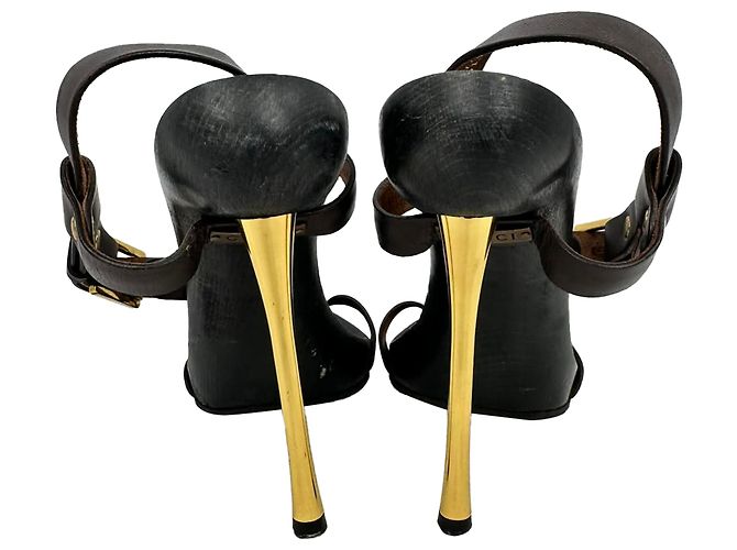 Sandali con tacco Gucci Kylie T-Strap in pelle marrone Rosso - vista 6