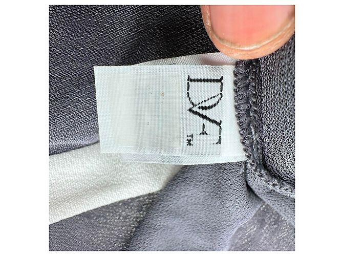 Vestido midi envelope Diane Von Furstenberg em viscose cinza - vista 7