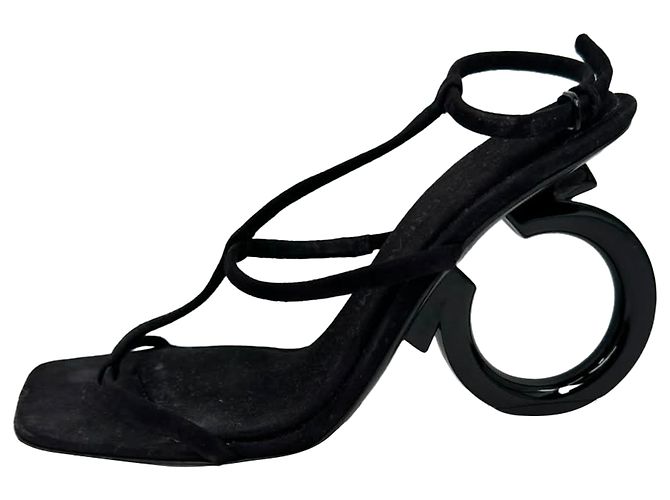 Salvatore Ferragamo Sandali con tacco Ferragamo Elina in camoscio di capra nero - vista 7