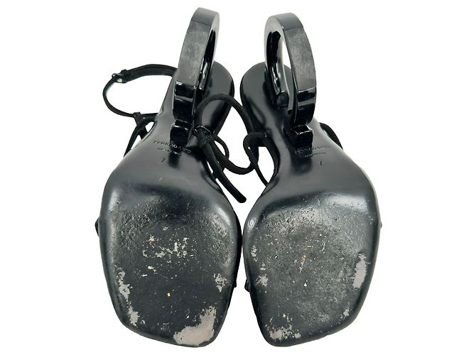Salvatore Ferragamo Sandali con tacco Ferragamo Elina in camoscio di capra nero - vista 8
