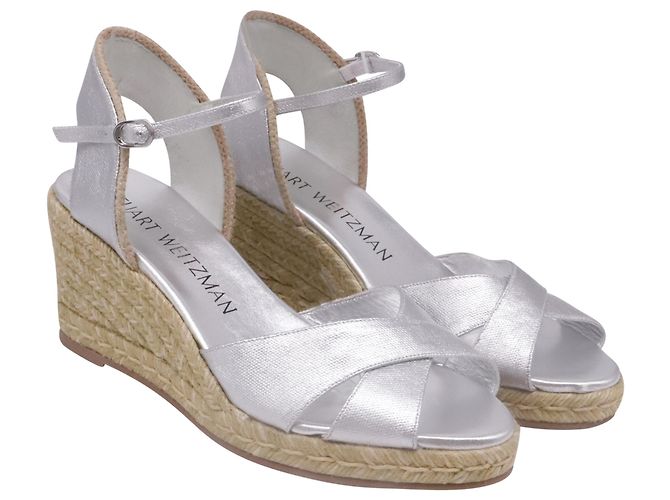 Stuart Weitzman Mirela II Espadrille Wedge em couro prateado Prata Metálico - vista 3