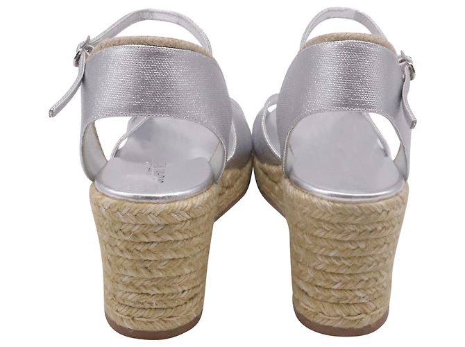 Stuart Weitzman Mirela II Espadrille Wedge em couro prateado Prata Metálico - vista 5