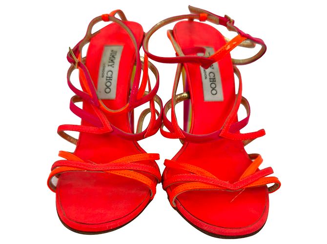 Sandali con tacco e cinturini Jimmy Choo in pelle arancione neon e rosa - vista 2