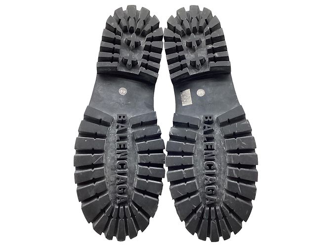Balenciaga Strike Combat Boots aus schwarzer Baumwolle - Ansicht 10