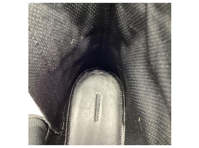 Balenciaga Strike Combat Boots aus schwarzer Baumwolle - Ansicht 7