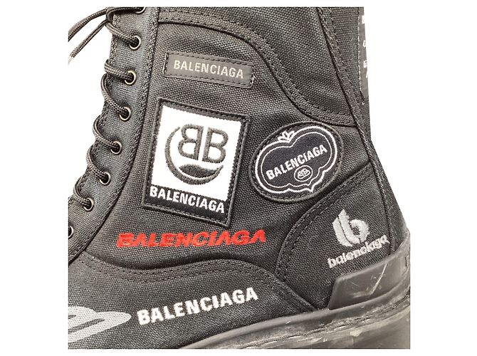 Balenciaga Strike Combat Boots aus schwarzer Baumwolle - Ansicht 8