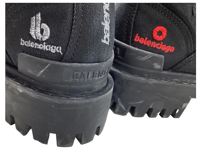 Balenciaga Strike Combat Boots aus schwarzer Baumwolle - Ansicht 9