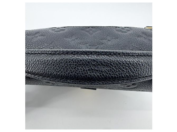 Louis Vuitton Pochette Metis Monogram Empreinte Leather East West Nero - vista 7