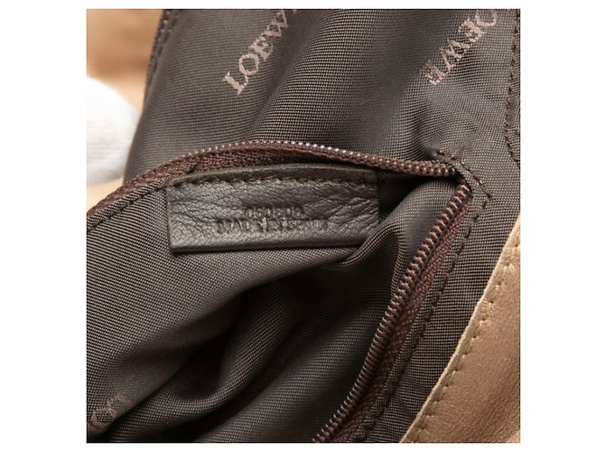 Bolso Loewe Anagram Nappa Aire Dorado - vista 6