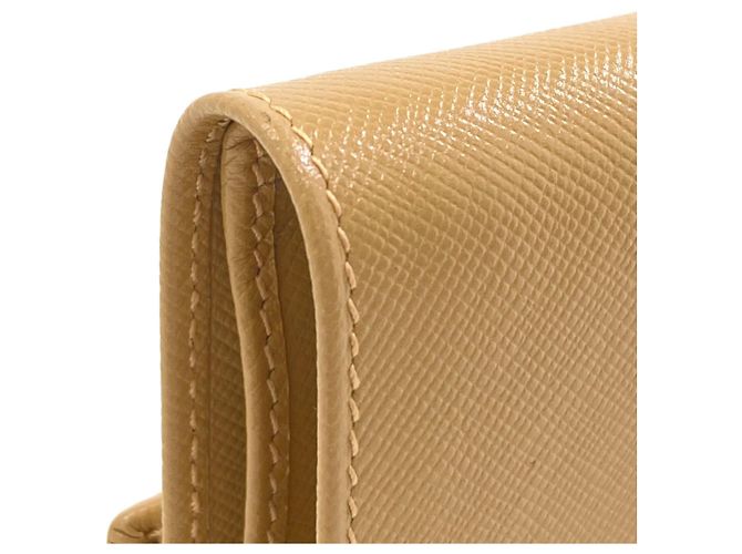 Cartera Prada de piel beige con tres pliegues - vista 12