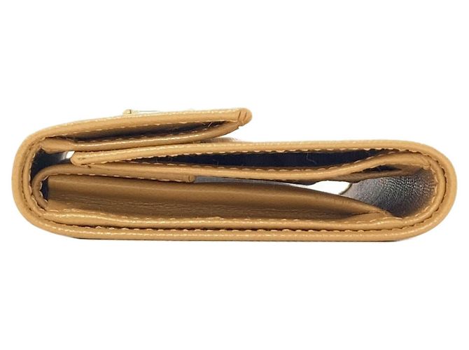 Cartera Prada de piel beige con tres pliegues - vista 3