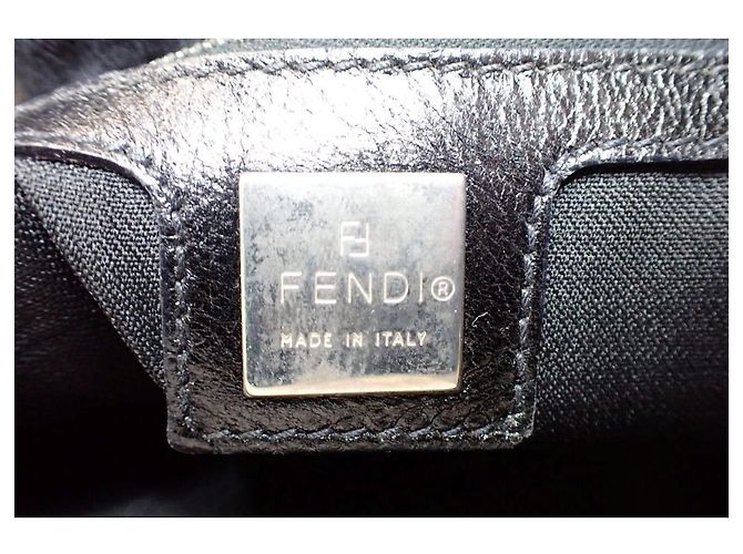 Fendi FENDI BAGUETTE SUEDE Camoscio nero medium - vista 6