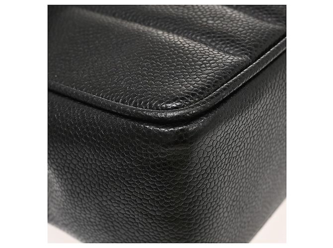 Chanel Classic Flap Vertical Quilted Caviar Preto - vista 3