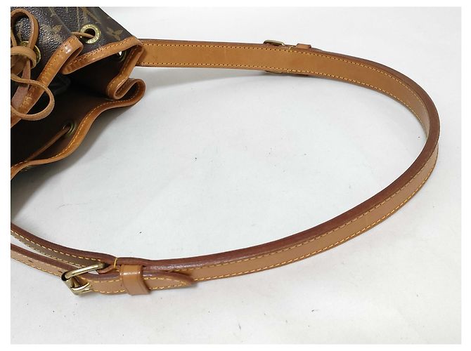 Louis Vuitton Noe Monogram Canvas PM Marrom - vista 3
