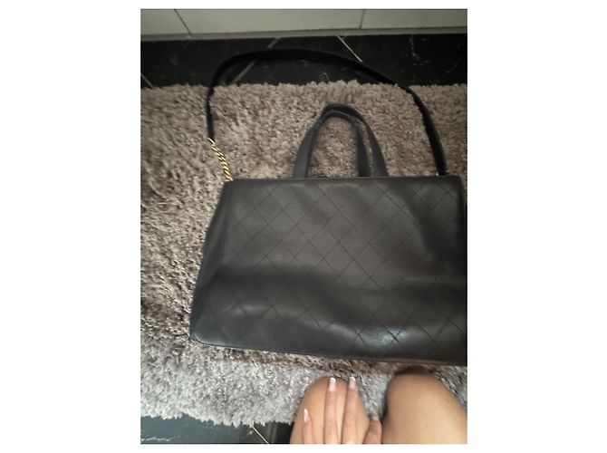 Borsa a mano Chanel in pelle nera trapuntata con chiusura CC Nero - vista 7