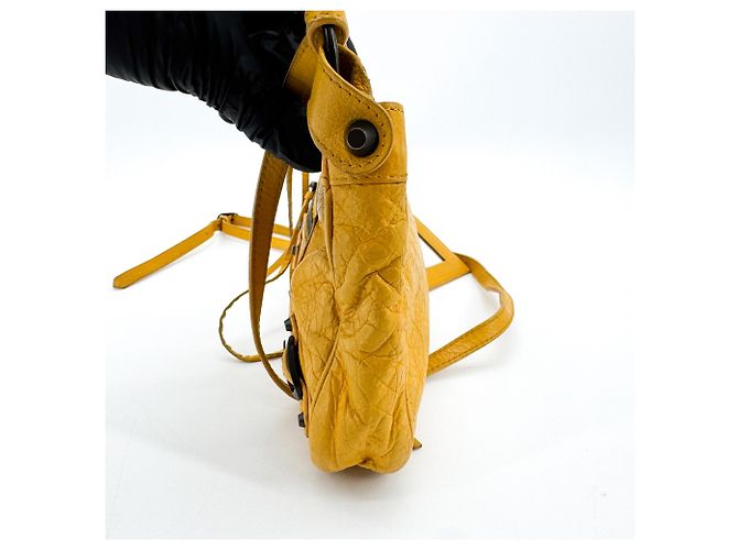 Balenciaga Hip Classic Studs Leather Giallo - vista 3