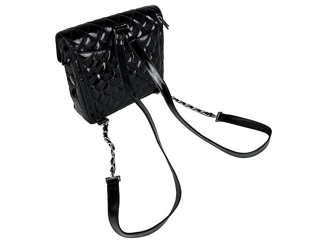 Mochila Chanel em couro envernizado preto - vista 10