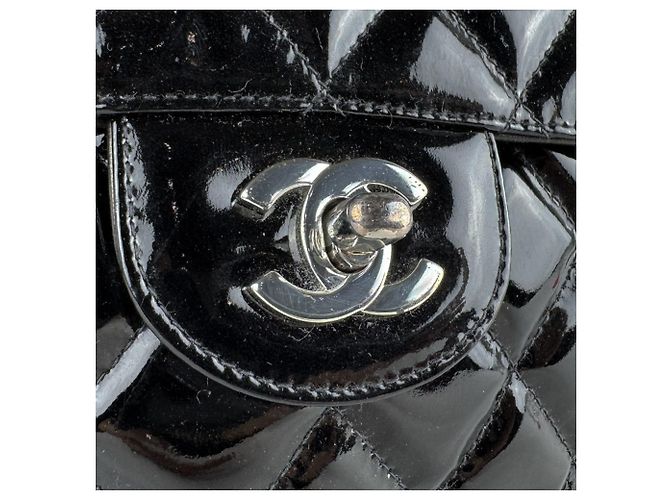 Mochila Chanel em couro envernizado preto - vista 11