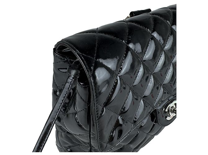 Mochila Chanel em couro envernizado preto - vista 7
