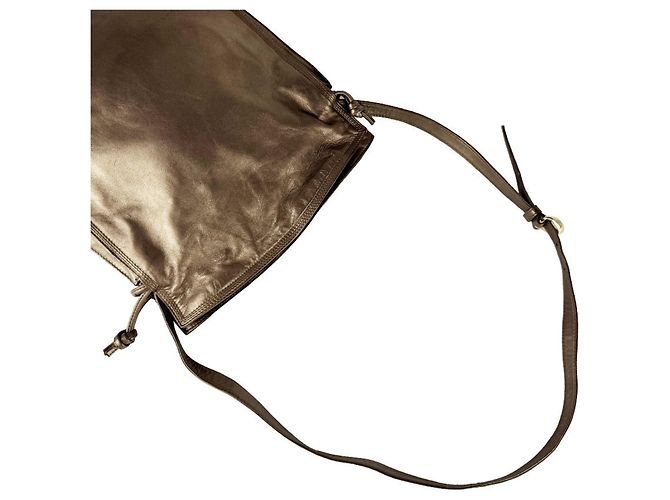 Loewe Schultertasche aus metallic-braunem Leder - Ansicht 10