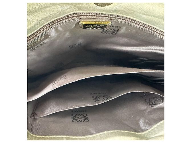Loewe Schultertasche aus metallic-braunem Leder - Ansicht 5