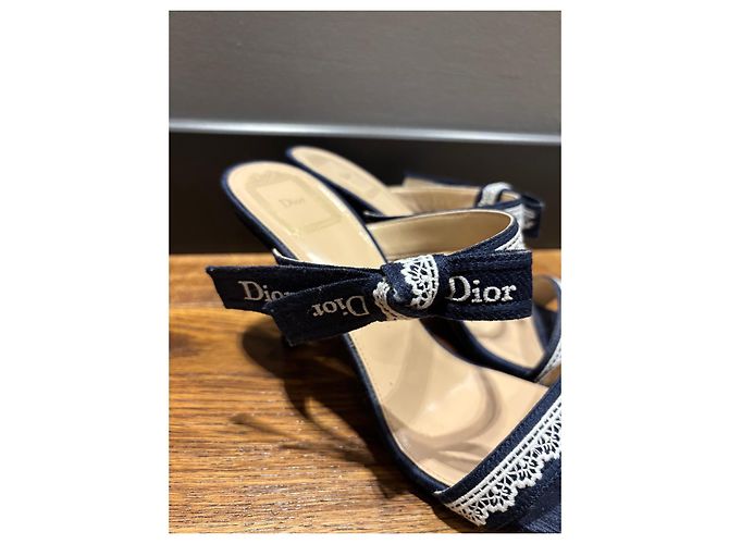 Autre Marque Dior Sandali con tacco in denim blu navy e pizzo - vista 8
