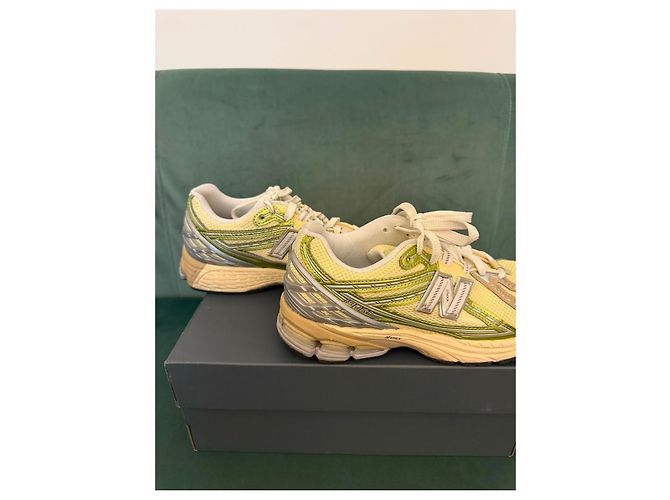 New Balance 1906R Sneakers Giallo e Verde Bianco Marrone chiaro Silver hardware - vista 4