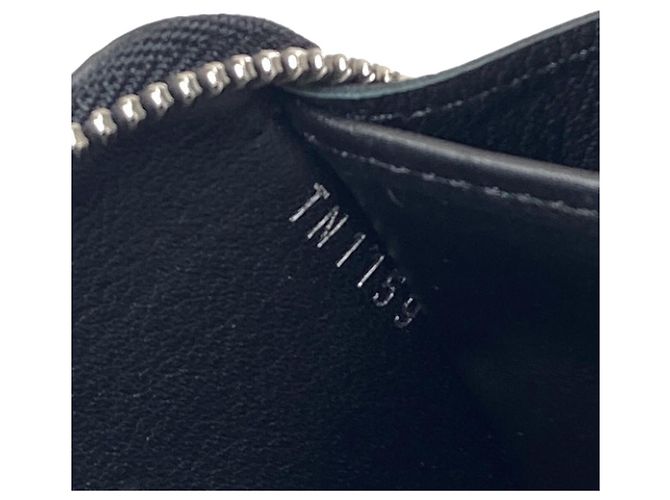 Cartera larga Louis Vuitton en piel Mahina Noir Negro - vista 7