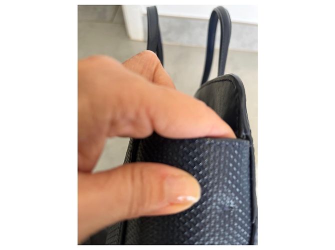 Borsa Lacoste in pelle testurizzata blu navy - vista 10