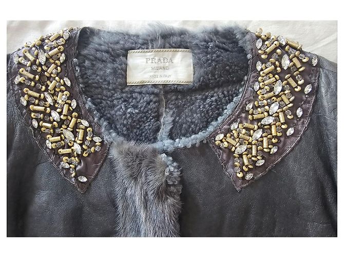 Casaco Prada em pele de carneiro e pele de vison com ornamentos Cinza Metálico - vista 2