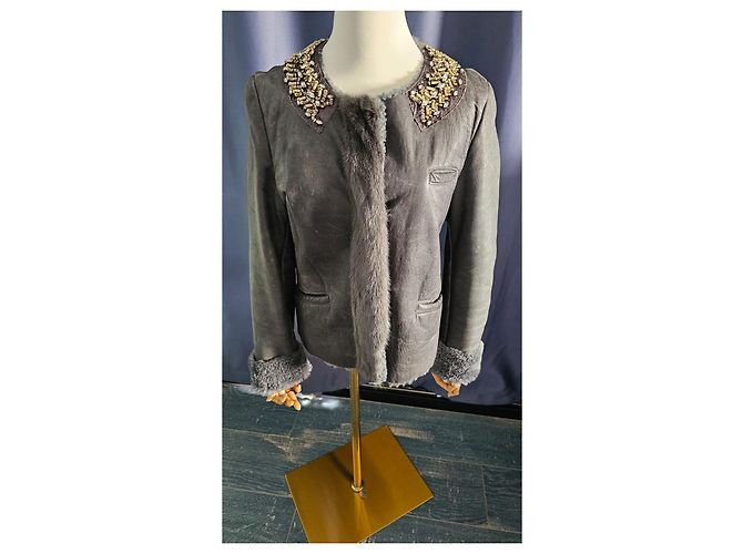 Casaco Prada em pele de carneiro e pele de vison com ornamentos Cinza Metálico - vista 3