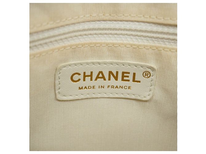 Borsa a tracolla Chanel Matelassé con catena Bianco - vista 5