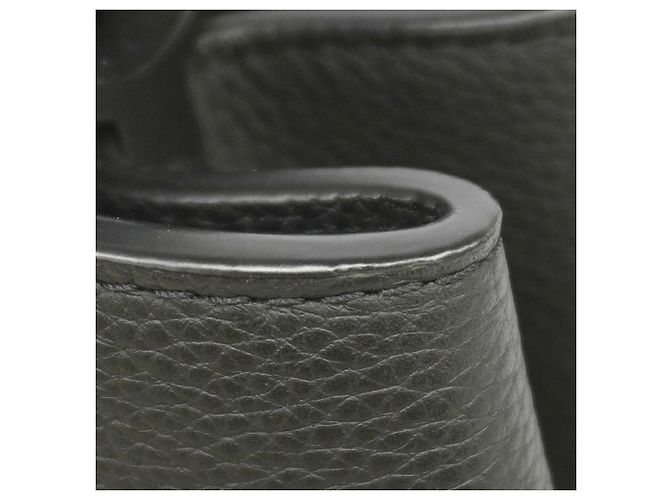 Bolso Louis Vuitton Matte Taurillon Capucines EWMM Negro - vista 6