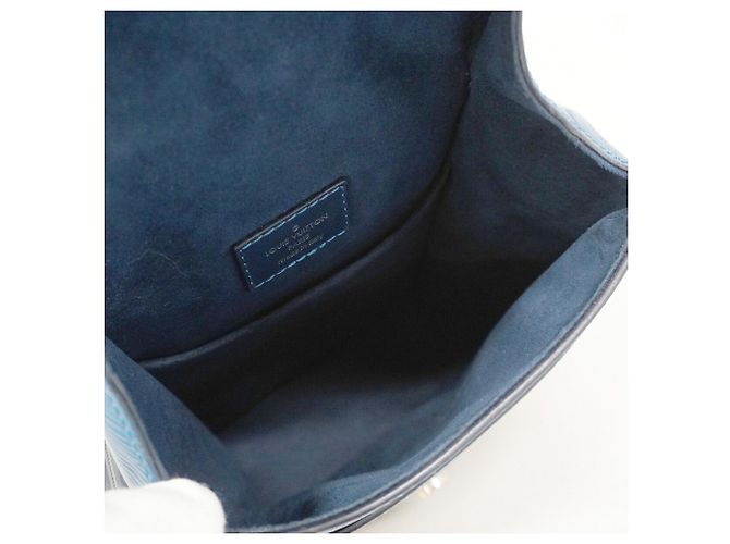 Bolsa de Ombro Louis Vuitton Epi Downtown BB Azul marinho - vista 4