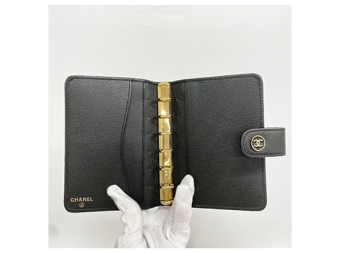 Capa de caderno em couro preto Chanel - vista 3