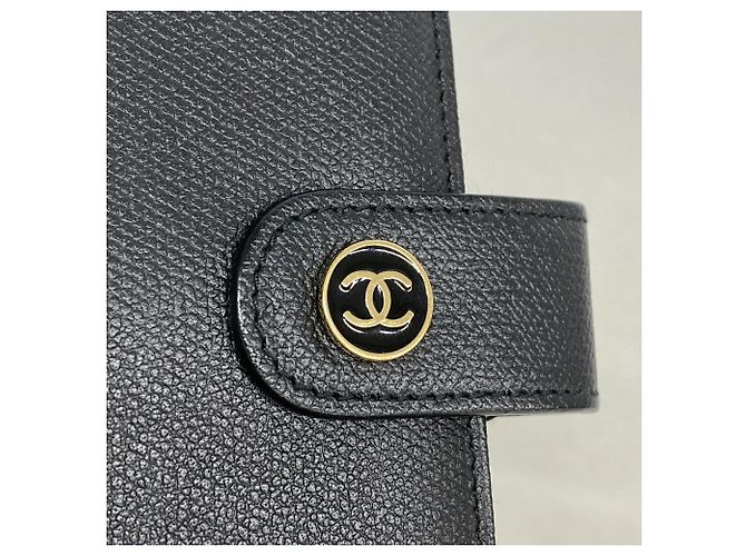 Capa de caderno em couro preto Chanel - vista 6