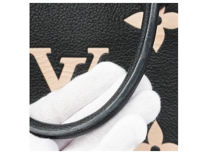 Borsa Tote Louis Vuitton Monogram Empreinte Bicolor OnTheGo MM Nero Beige - vista 11