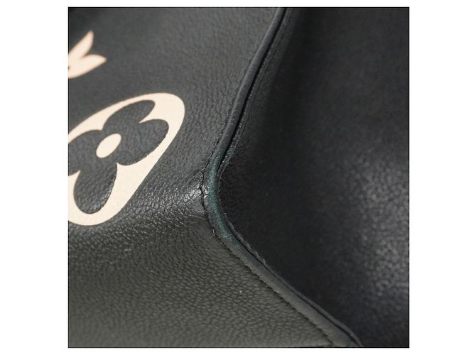 Borsa Tote Louis Vuitton Monogram Empreinte Bicolor OnTheGo MM Nero Beige - vista 6