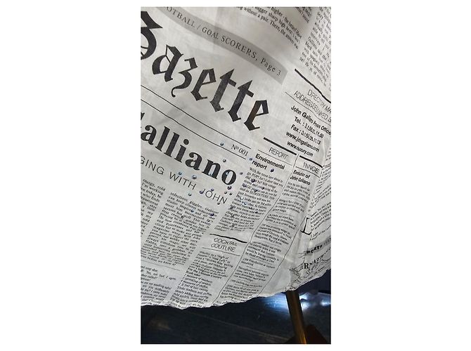 John Galliano Kleid mit Zeitungsmuster Schwarz Weiß - Ansicht 10