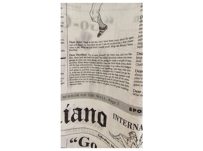 John Galliano Kleid mit Zeitungsmuster Schwarz Weiß - Ansicht 2